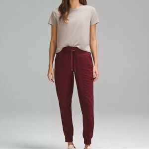 lululemon athletica Women’s Scuba Pomegranate Joggers Size 14